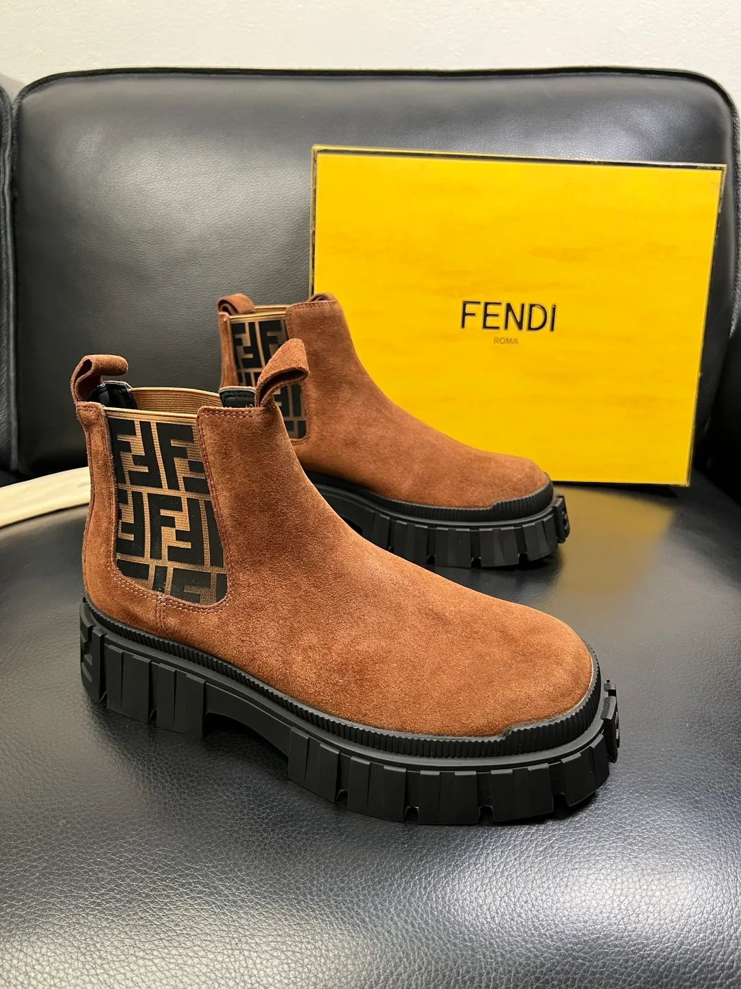 Men's shoes 💰900 FENDI High-quality top craftsmanship, Fendi boots high-top counter synchronization, original factory configuration imported Italian cowhide fly-knit fabric, imported cowhide lining, breathable and comfortable, soles: original soles specially provided by the original factory, original factory and single goods are welcome to compare, code number 39-44 (customized 38 45)